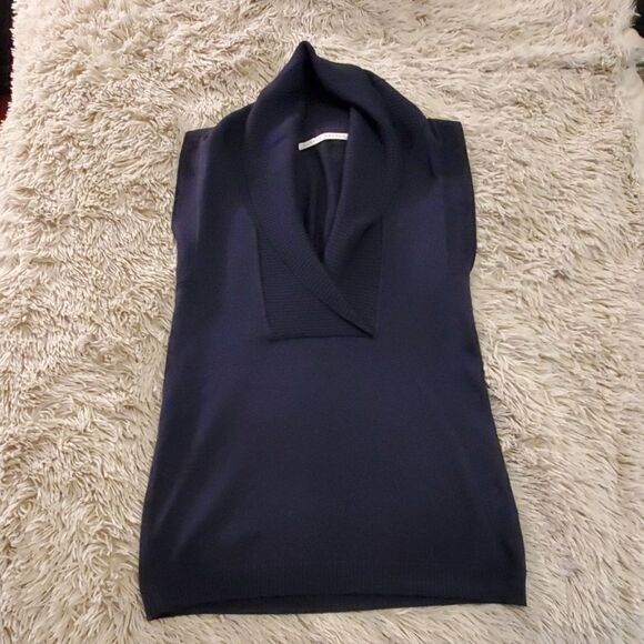 Beautiful navy Susana Monaco sweater tank - Picture 1 of 6